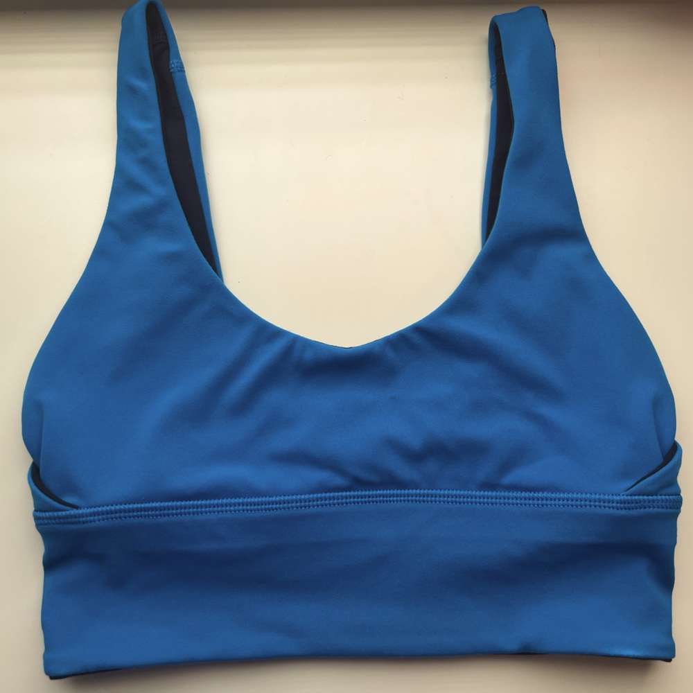 Beautiful REVERSIBLE lulu lemon align bra! Size 2 A/B great condition!!💙